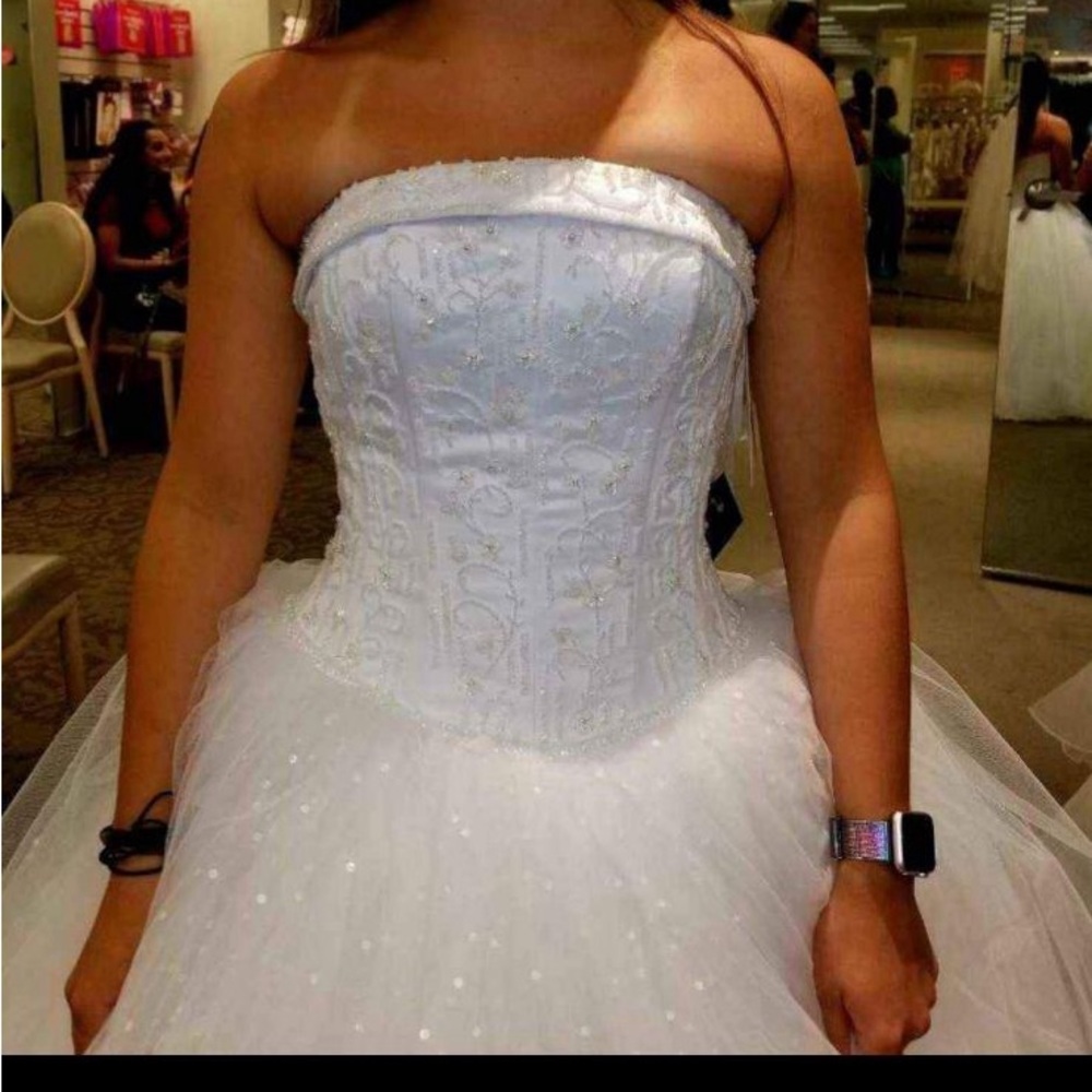 NWT Davids Bridal Shop size 2 wedding dress